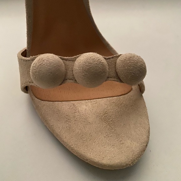 Beige suede upper heels - Picture 2 of 3